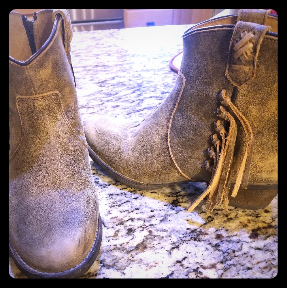 Very Volatile ankle booties